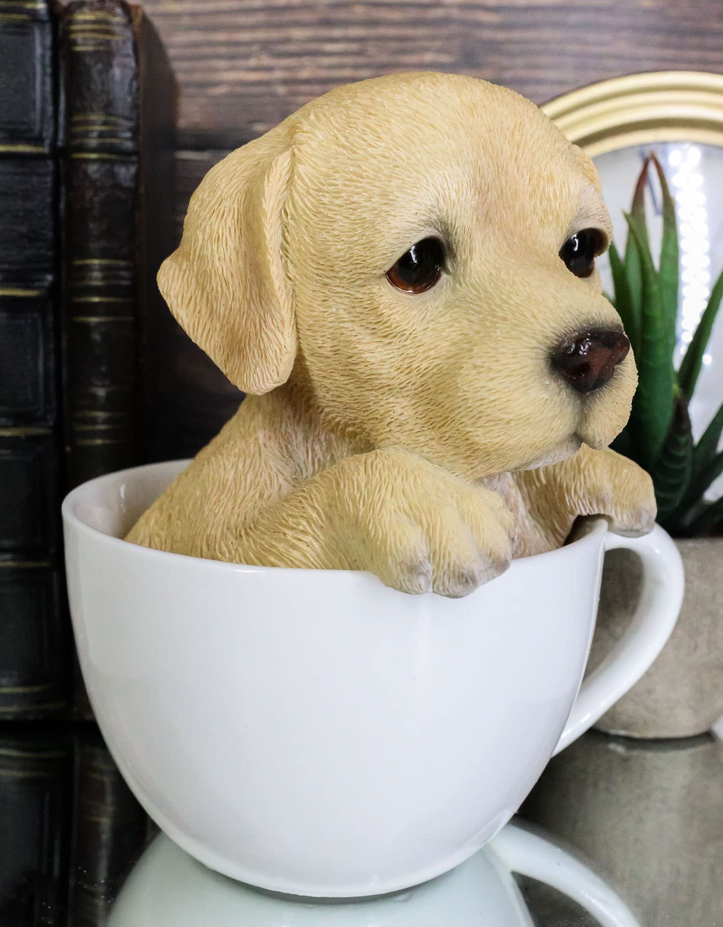 Amazon.co.jp: Ebros リアルな愛らしいラブラドール子犬ティーカップ像